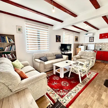 بيت للعطل Sarajevo Holiday Home *
