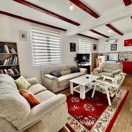 بيت للعطل Sarajevo Holiday Home